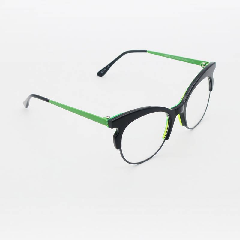 Braderie opticien cr�ateur originale lunettes atypiques Marni pour femme monture en promotion Marignane